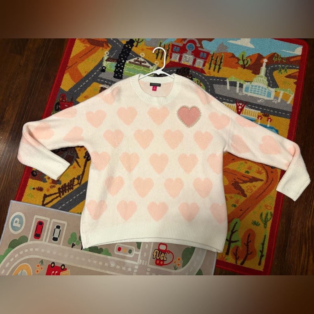 Vince camuto pink hearts sweater with pearl detail